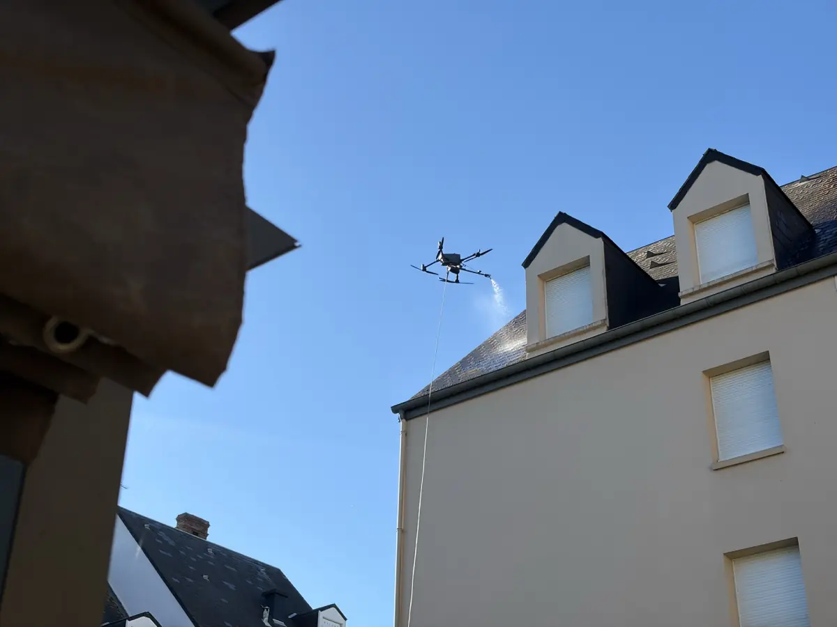 Drone Ellipse en intervention près d’un bâtiment
