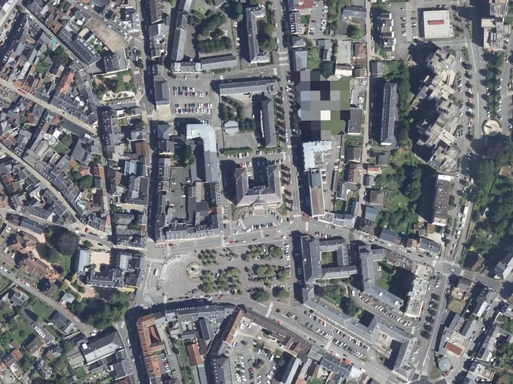 Vue aérienne du centre de Guéret autour de la mairie