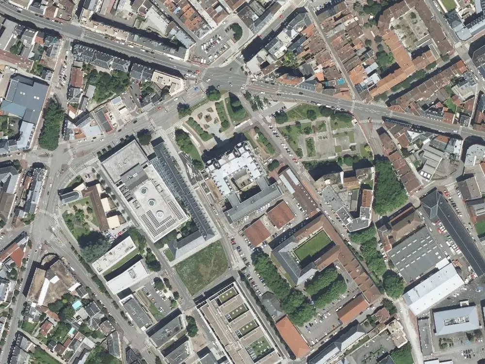 Vue aérienne du centre de Limoges autour de la mairie
